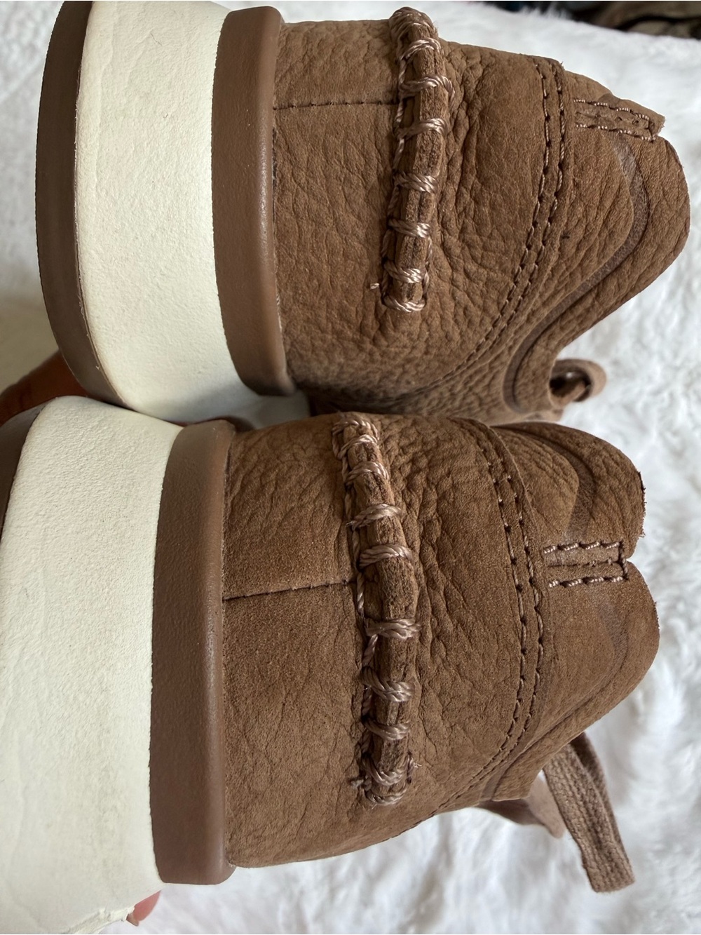 NWOB UGG Lowmel Chestnut Nubuck Leather Sneakers Women’s - Picture 8 of 12